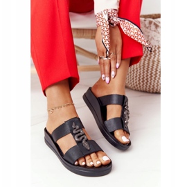 Kožené pantofle na klínku Laura Messi 2272 Black černá 2