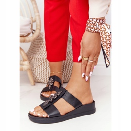 Kožené pantofle na klínku Laura Messi 2272 Black černá 1