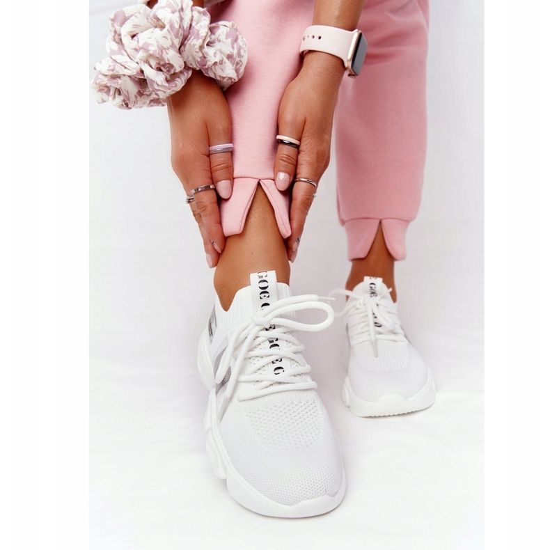 Dámské sportovní ponožky GOE HH2N4016 bílé bílý černá 1 Dámské sportovní ponožky GOE HH2N4016 bílé bílý černá 1