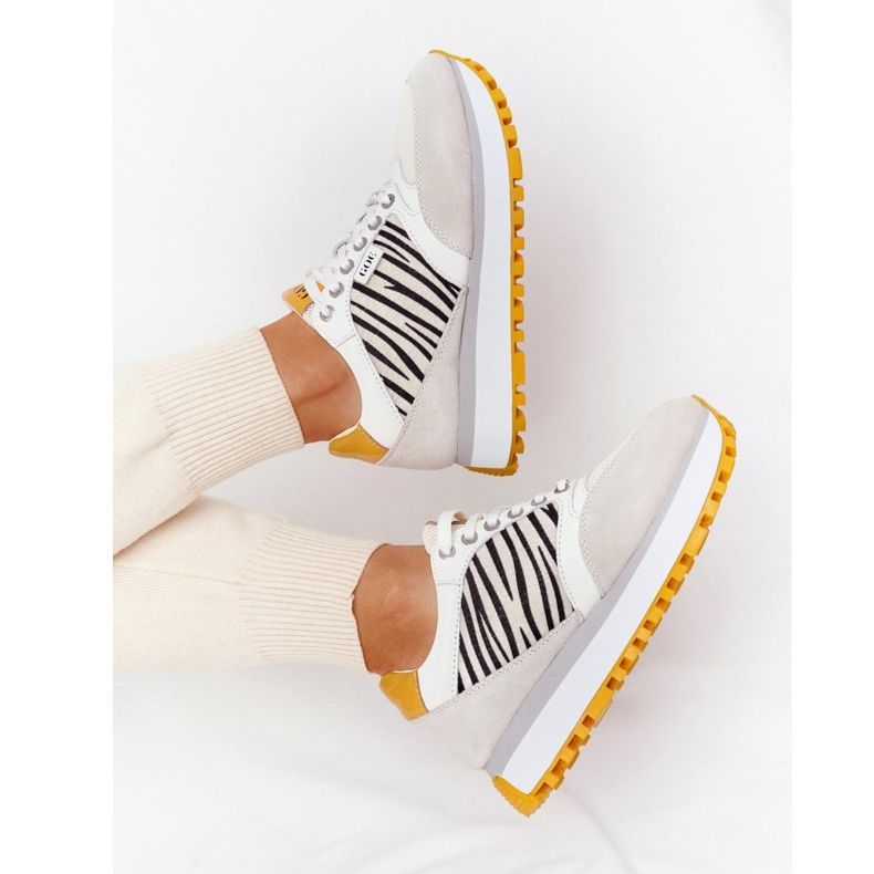 Kožené sportovní boty na platformě GOE HH2N4001 bílo-žluté bílý 1