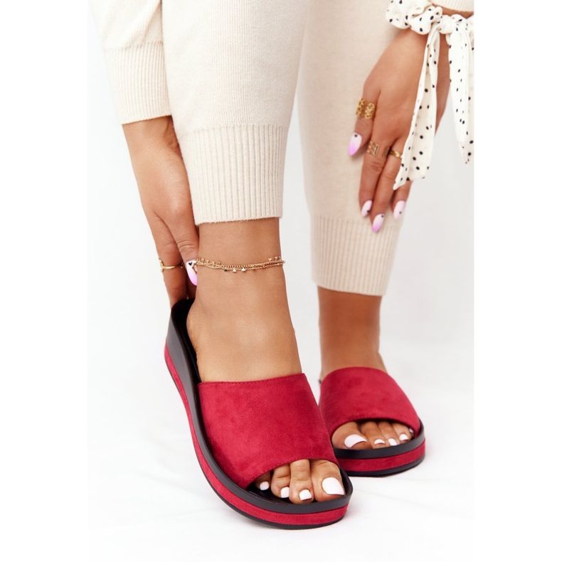 Pantofle na klínku Vinceza 21-17113 červená černá červené 2