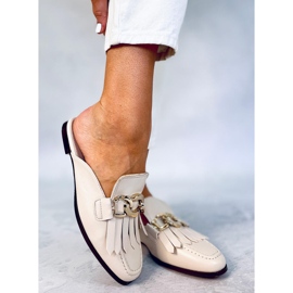 T501 Béžové béžové mokasínové pantofle s řetízkem béžový 1