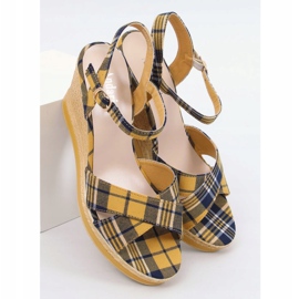Žluté kostkované sandály A89937 Žluté žlutá 1