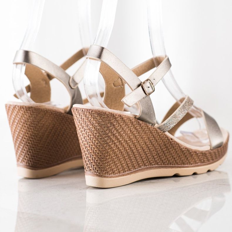 Sabatina Stříbrné sandály na klínku béžový 1