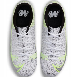 Kopačky Nike Mercurial Vapor 14 Academy FG / MG Junior CV0811 107 stříbro 1