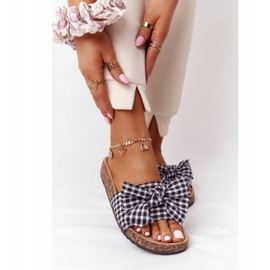 MSMG Pantofle na korkové podrážce s kostkovanou mašlí Amara bílý černá 1 MSMG Pantofle na korkové podrážce s kostkovanou mašlí Amara bílý černá 1