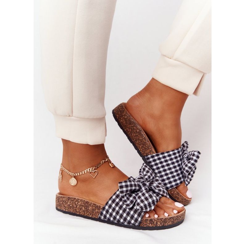 MSMG Pantofle na korkové podrážce s kostkovanou mašlí Amara bílý černá 2 MSMG Pantofle na korkové podrážce s kostkovanou mašlí Amara bílý černá 2