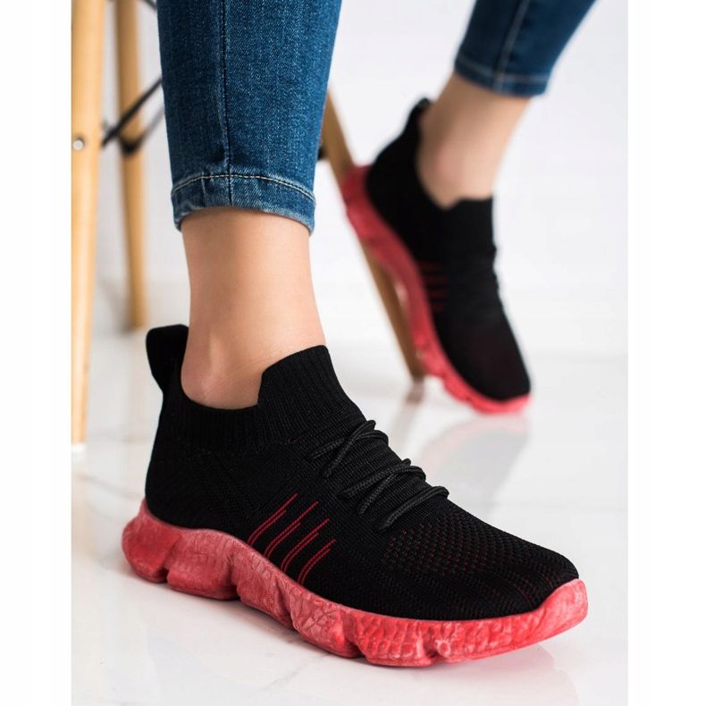 SHELOVET Prolamované tenisky na platformě černá 2