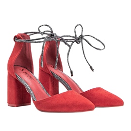 Červeně uvázané lodičky na sloupku Eliza červené 1