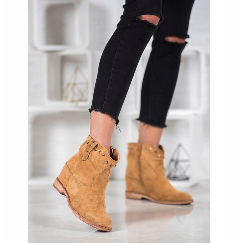 Bella Paris Semišové kovbojské boty s tryskami hnědý 1 Bella Paris Semišové kovbojské boty s tryskami hnědý 1