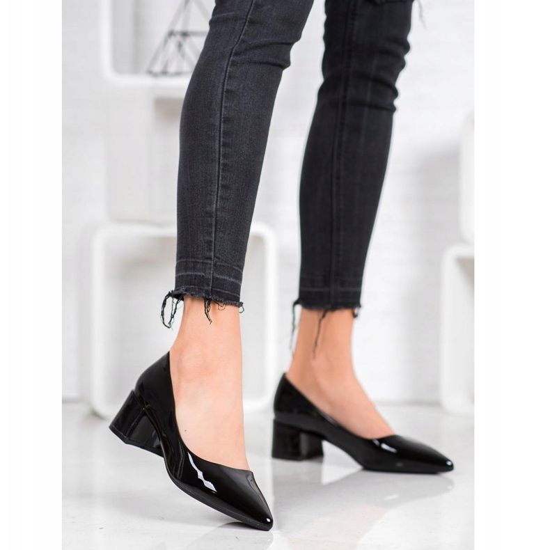 Lakovaná čerpadla VINCEZA černá 2