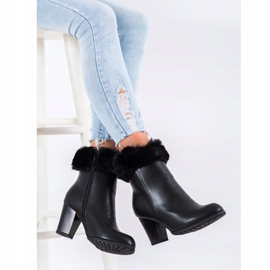 Goodin Boty na sloupku s kožešinou černá 1