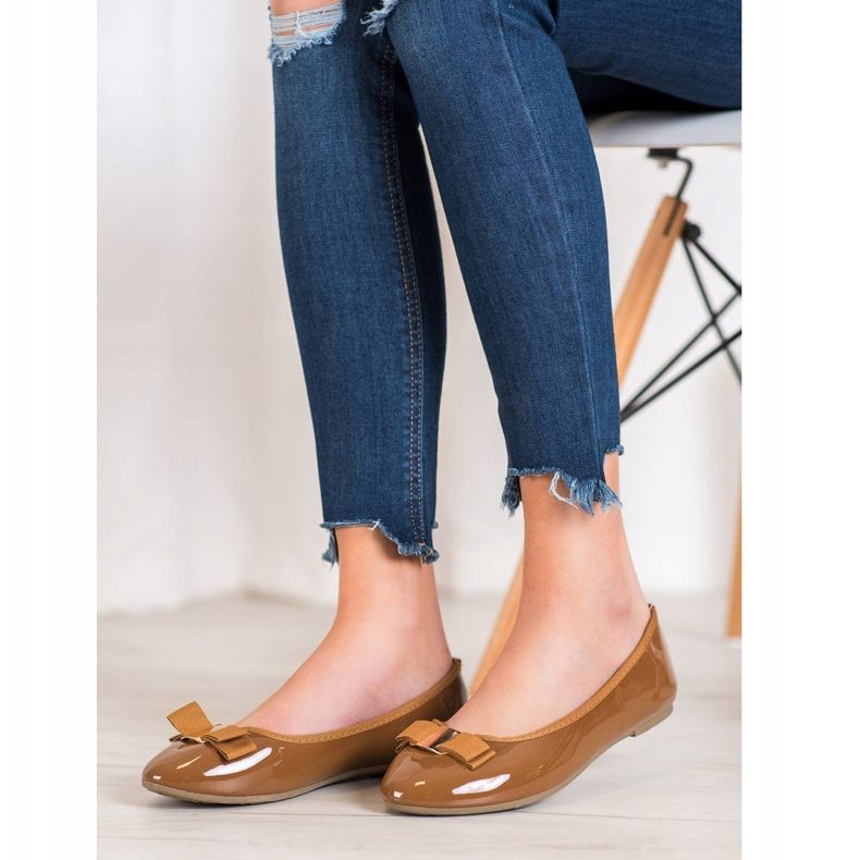 Fama Lakované balerínky s mašlí hnědý 1