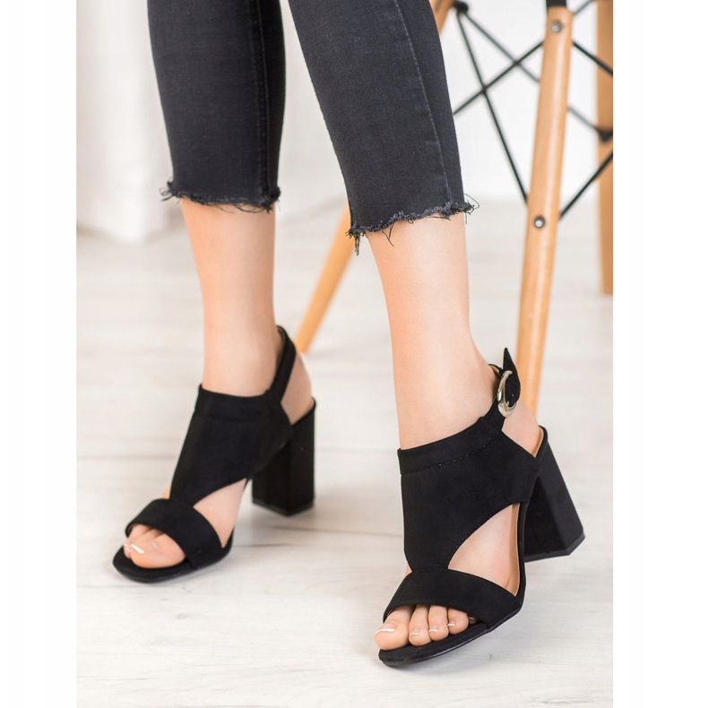 Stylové vysoké podpatky VINCEZA černá 2 Stylové vysoké podpatky VINCEZA černá 2