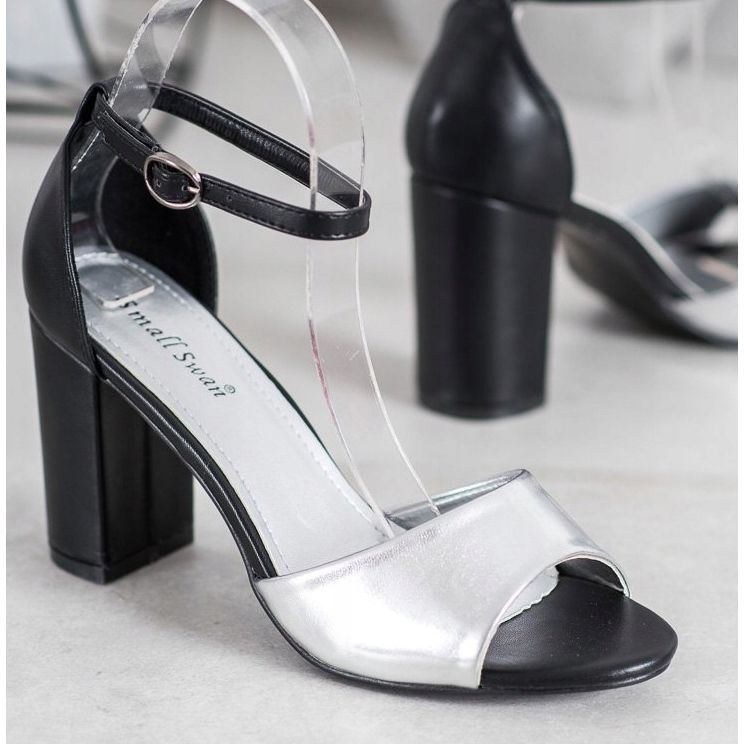 Small Swan Klasické sandály na baru černá šedá 2 Small Swan Klasické sandály na baru černá šedá 2