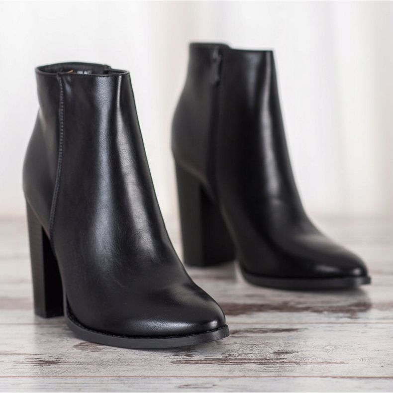 Seastar Klasické kozačky na sloupek černá 1