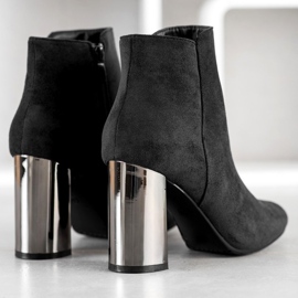 Janessa Boty se stříbrnou patou černý 1