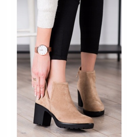 Bella Paris Béžové kozačky se střihem béžový 1 Bella Paris Béžové kozačky se střihem béžový 1