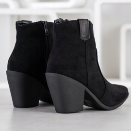 Small Swan Módní boty ve špici černý 1