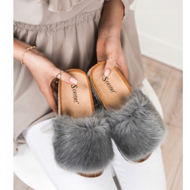 Seastar Módní pantofle na dekorativní platformě šedá 2