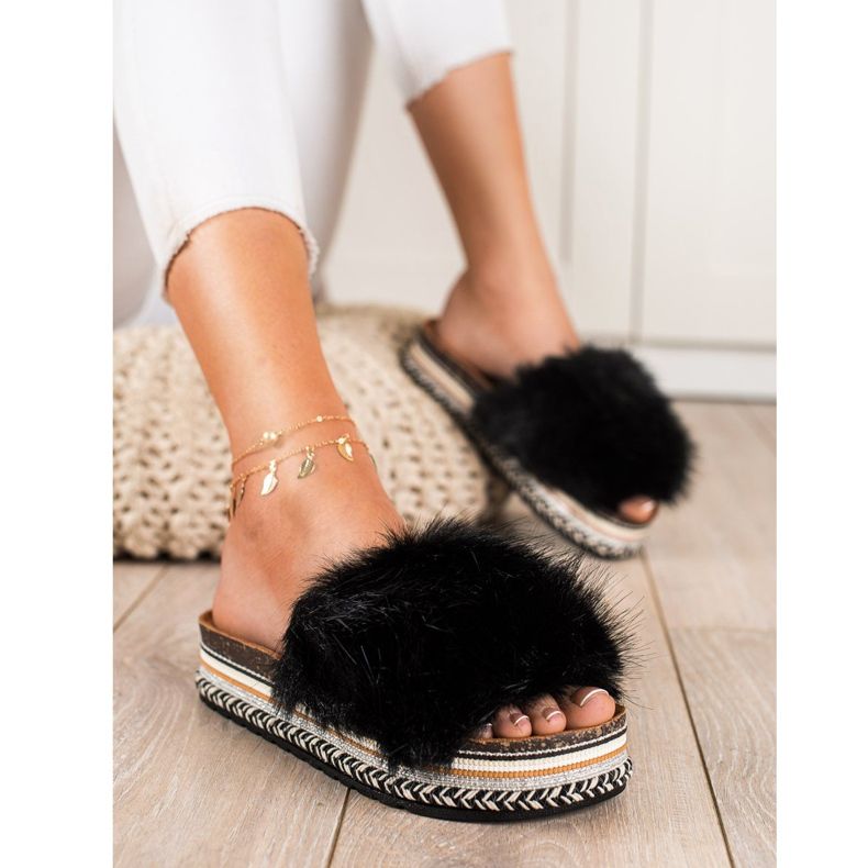 Seastar Módní pantofle na dekorativní platformě černá 1