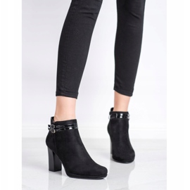 M.Daszyński Elegantní kozačky s proužky černý 1