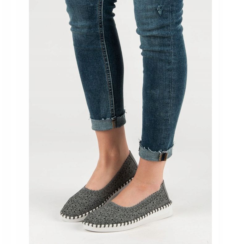 Filippo Baletka v květinách šedá 1 Filippo Baletka v květinách šedá 1