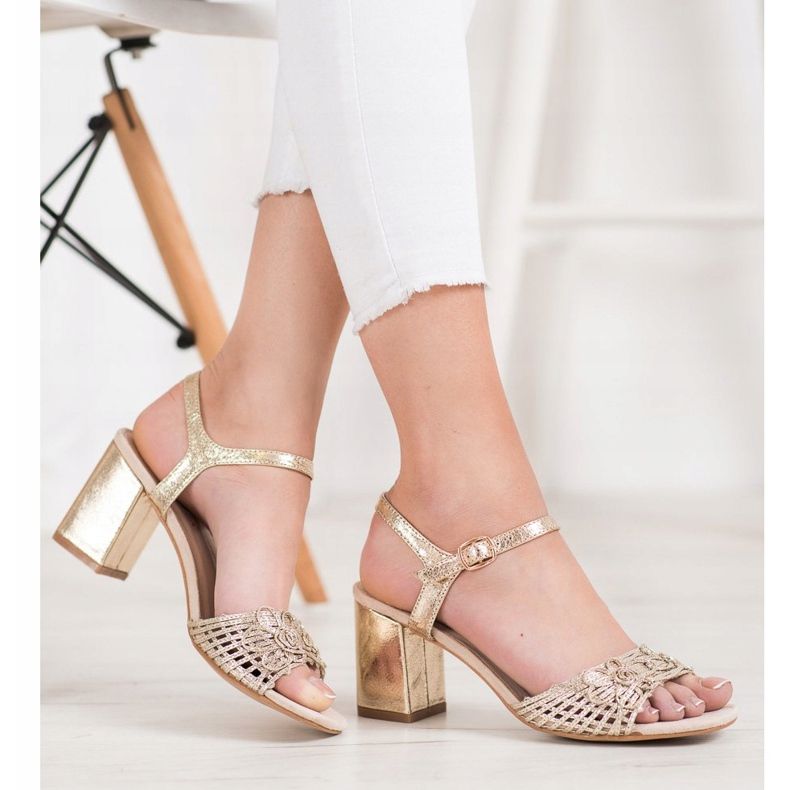 Lesklé sandály VINCEZA zlatý 1