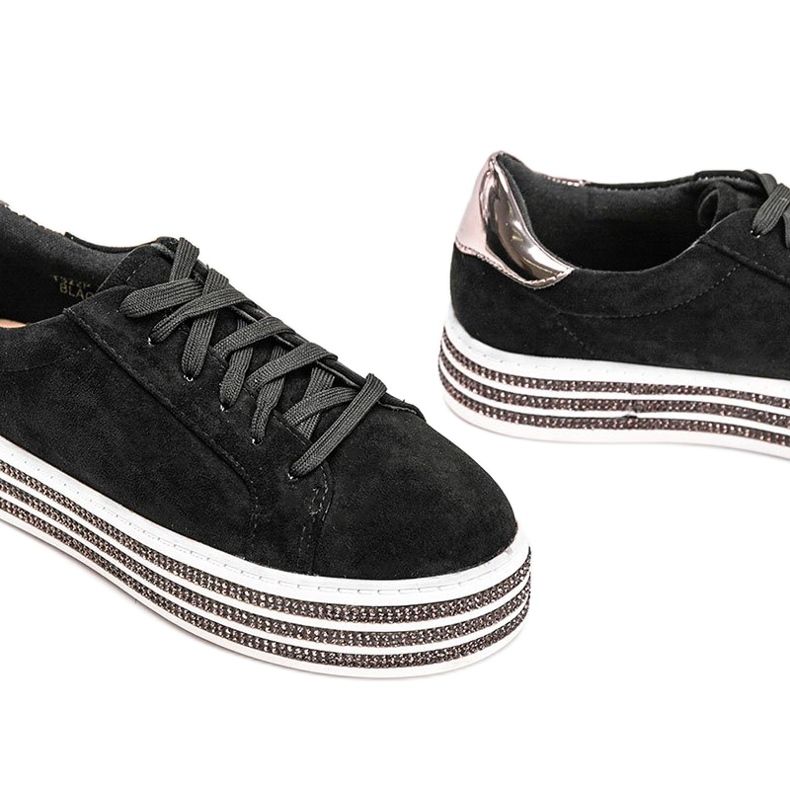 Černé tenisky na silné podrážce od Lil černá 1