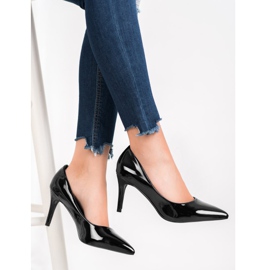 Small Swan Lakované kolíky černá 1