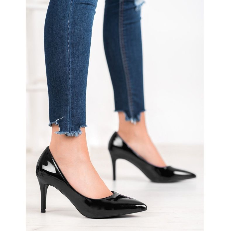 Small Swan Lakované kolíky černý 2