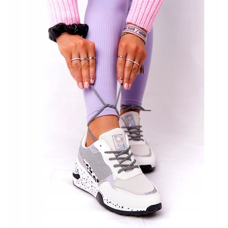 NEWS Dámské klínové tenisky bílé s brokátem Avery 21SP26-3974 bílý černá stříbrný 2