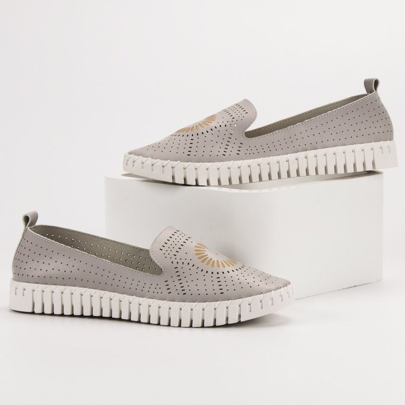 Tullo Šedí páni šedá 2