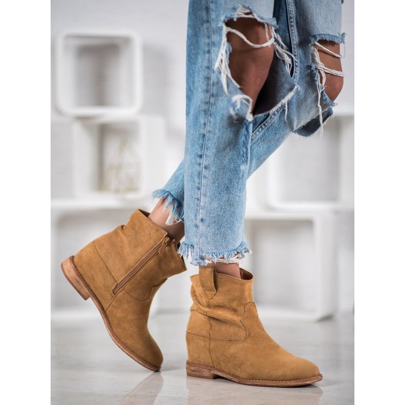 Bella Paris Kovbojské boty na klínu hnědý 1