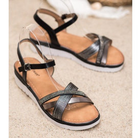 Small Swan Pohodlné sandály s kubickým zirkonem černá 1