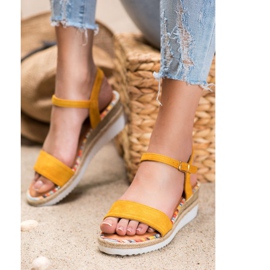 Yes Mile Pohodlné semišové sandály žlutá 2
