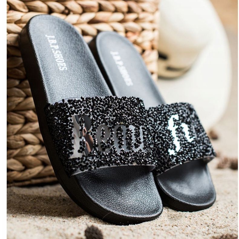 SHELOVET Krásné pantofle s krystaly černá 1