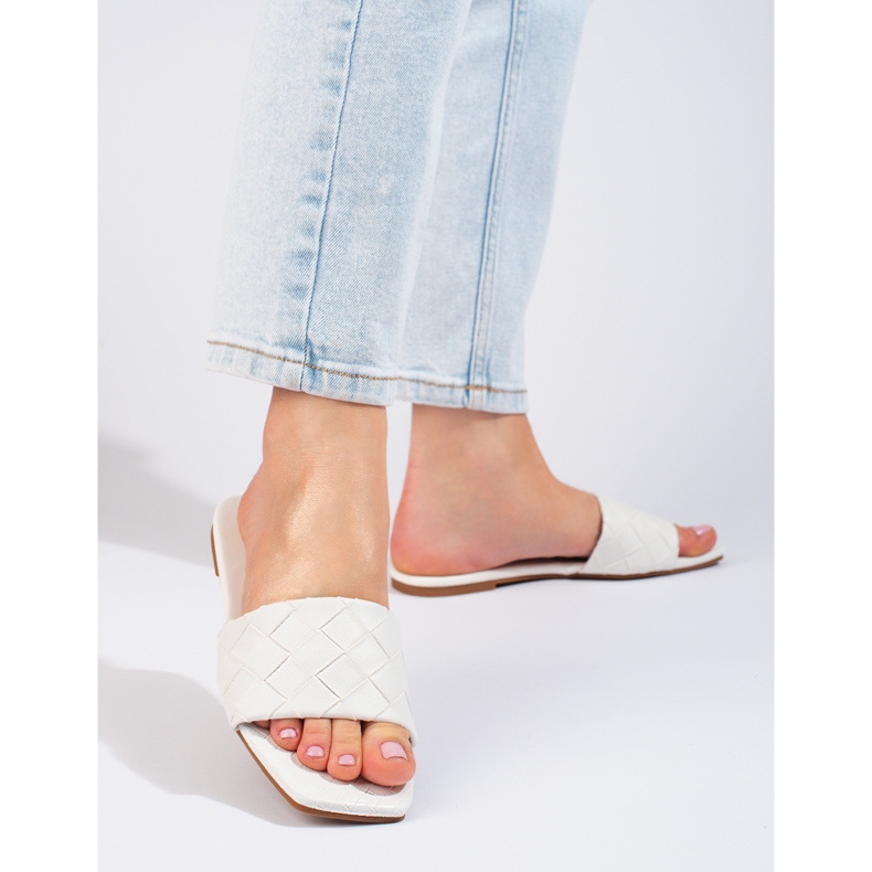 Goodin Bílé pantofle z eko kůže bílý 1