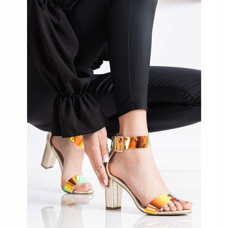 Goodin Sandály Na Tyči S Efektem Holo zlatý 1