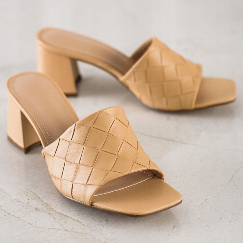 SHELOVET Prošívané béžové žabky béžový 1