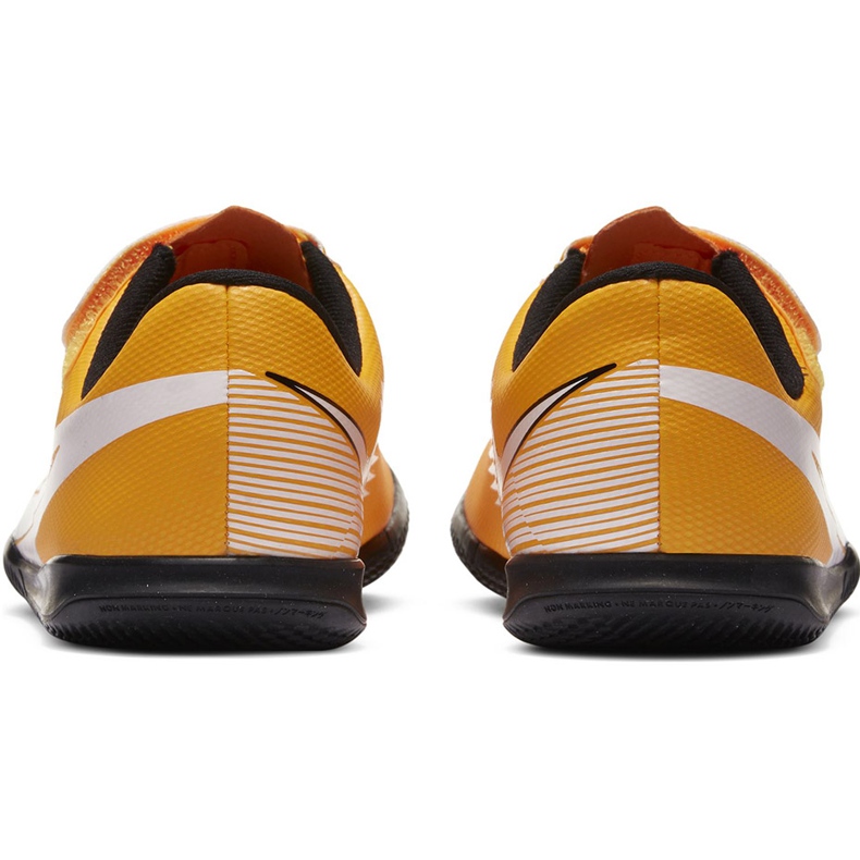 Kopačky Nike Mercurial Vapor 13 Club Ic PS (V) Junior AT8170 801 bílý černý pomerančový 2