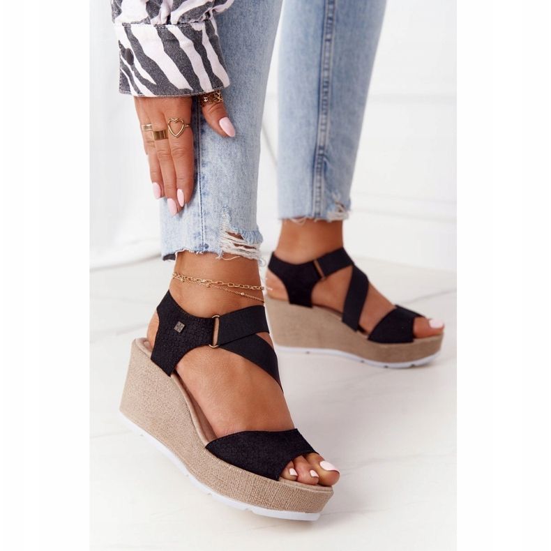 Kožené sandály na klínu Big Star FF276016 Black černý 1