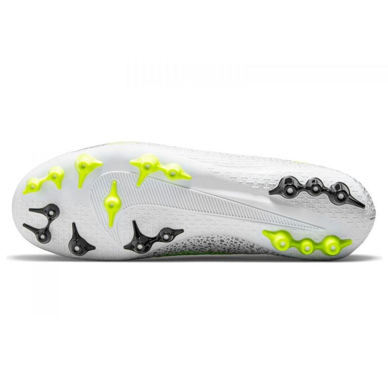 Kopačky Nike Superfly 8 Academy Ag M CV0842-107 stříbro, bílá stříbrný 1