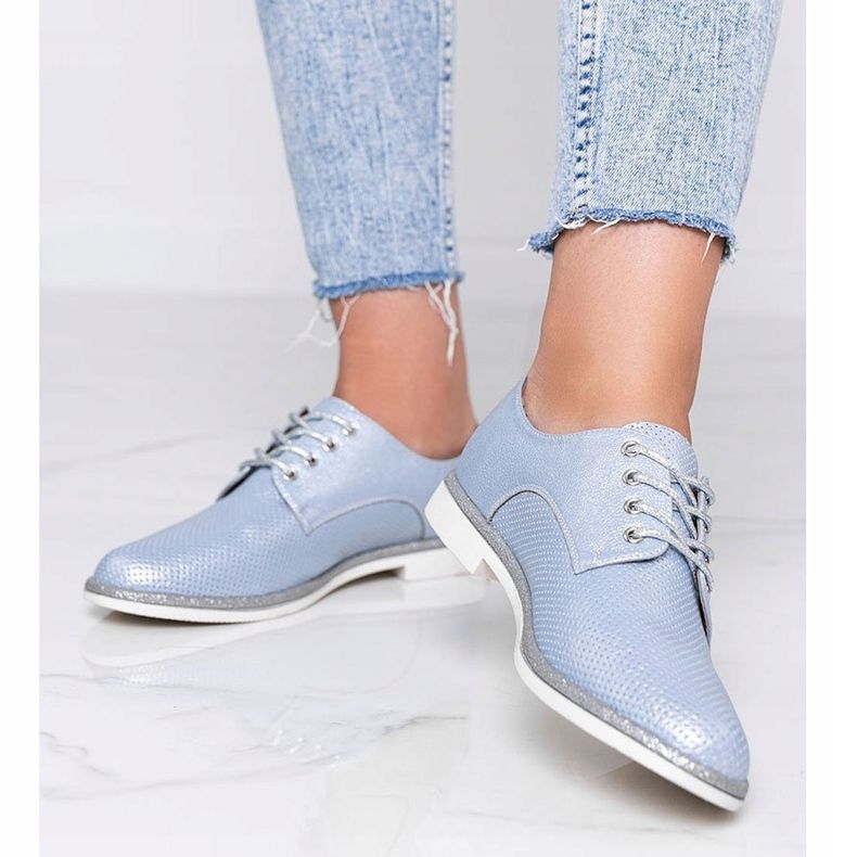 Modré lesklé kyotské prolamované boty modrý 1