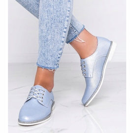 Modré lesklé kyotské prolamované boty modrý 2