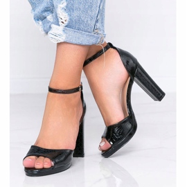 Černé sandály na sloupku se vzorem hadí kůže Millo černá 2