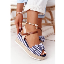 PG1 Tmavě modré klínové sandály La Isla Bonita bílý modrý vícebarevný 1 PG1 Tmavě modré klínové sandály La Isla Bonita bílý modrý vícebarevný 1