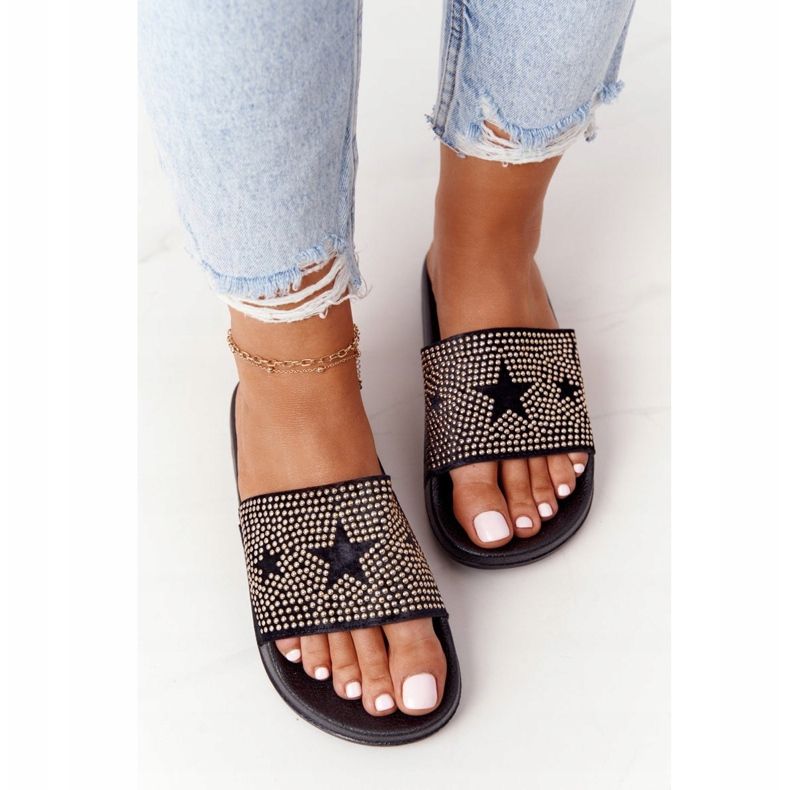 EVE Černé pantofle Edie s tryskami černá 1 EVE Černé pantofle Edie s tryskami černá 1