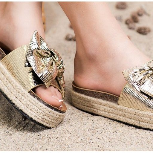 SHELOVET Lesklé pantofle s mašlí zlatý 1