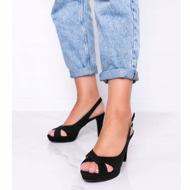 Černé sandály na vysokém podpatku od Big Girl černá 1